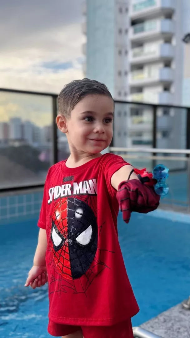 Yulieth R. — niño de 5 años jugando seguro en casa